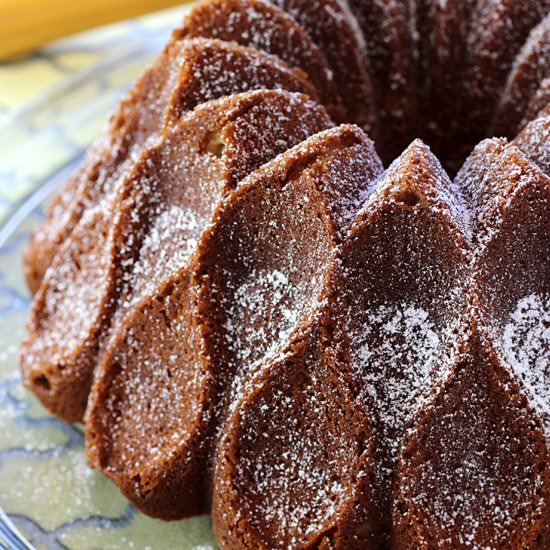 Three-vean vanilla Bundt cake - Recipe photo by Food Gal