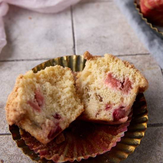 Strawberry Rhubarb Muffins - Recipe photo by Barbara Curry