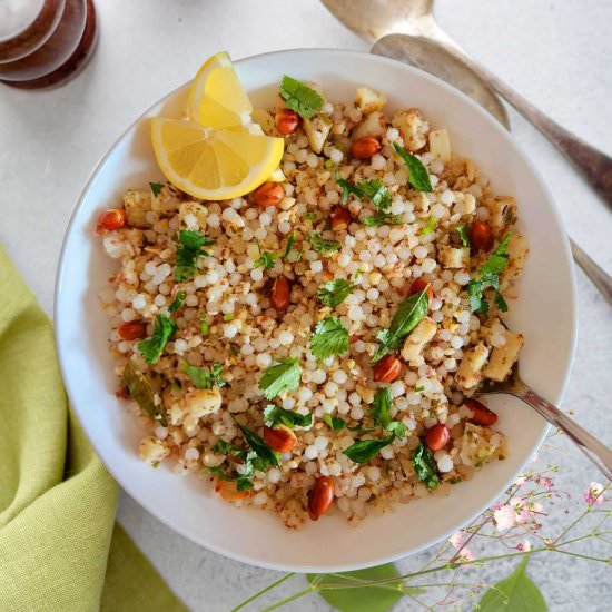 Non-sticky, fluffy Sabudana khichdi - Recipe photo by livingsmartandhealthy