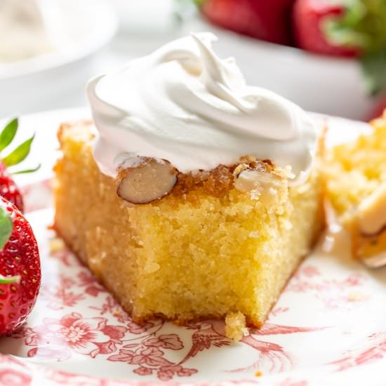 Almond Cake - Recipe photo by Savingroomfordessert