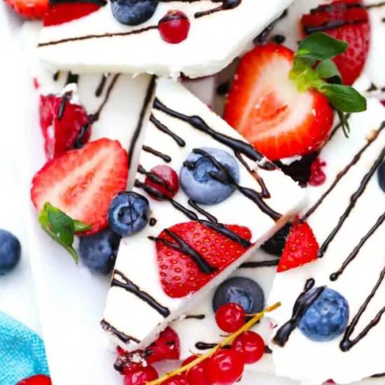 Frozen Yogurt Bark - Recipe photo by 30minutesmeals