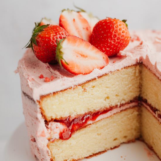 Vanilla and Strawberry Cake - Recipe photo by alpineella