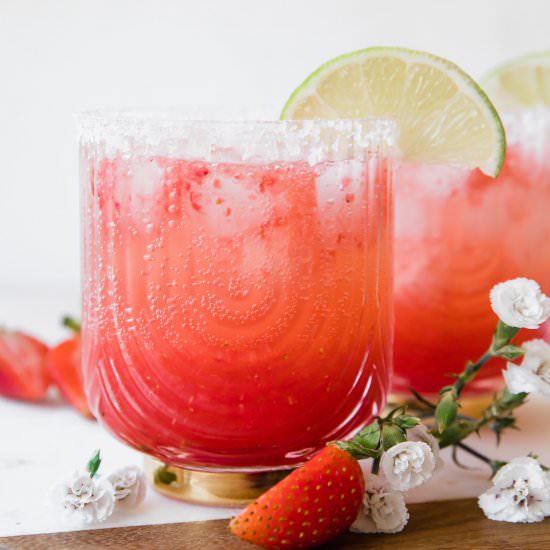 Strawberry Lime Mocktail Margarita - Recipe photo by Jar Of Lemons
