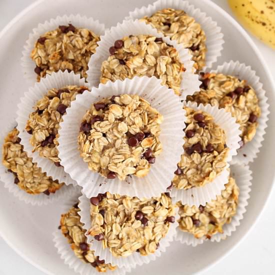 3-Ingredient Banana Oatmeal Muffins - Recipe photo by plantbasedjess