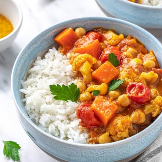 Cauliflower and Chickpea Curry - Recipe photo by allweeat