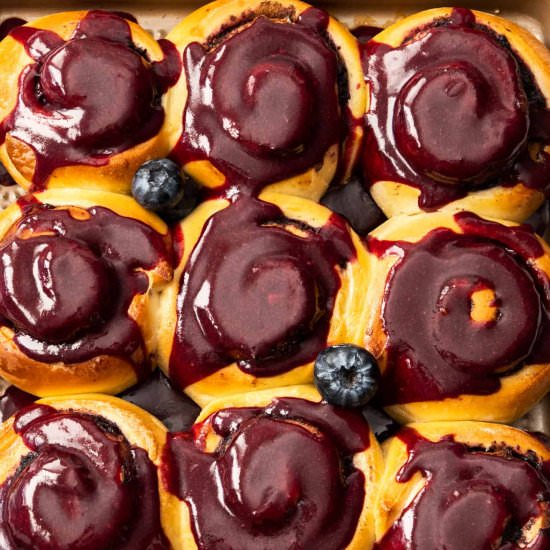 Blueberry Cinnamon Rolls - Recipe photo by sugarsaltmagic
