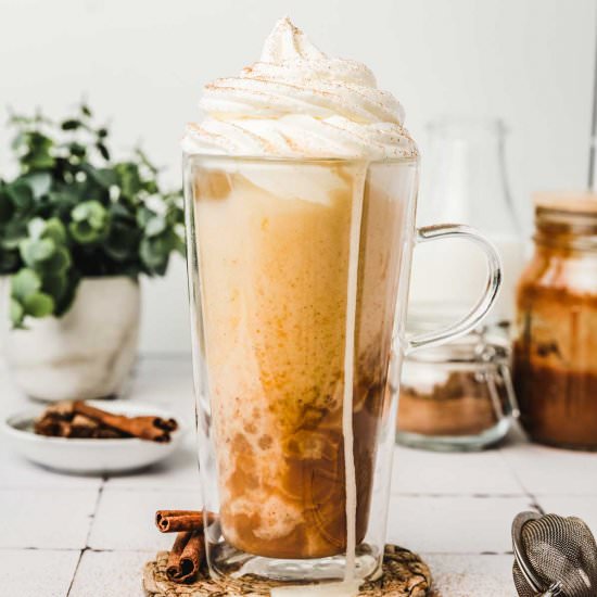 Iced pumpkin spice latte - Recipe photo by Sweetly Cakes