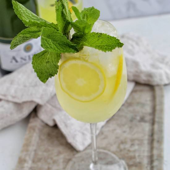 Limoncello Spritz (3 Ingredients) - Recipe photo by homebodyeats