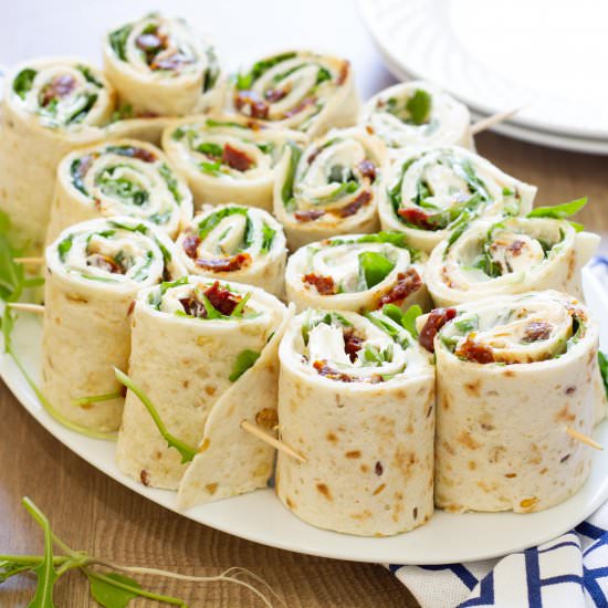 Tortilla rolls with tomatoes - Recipe photo by mecooks.com