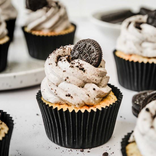 Oreo Cupcakes with Oreo frosting - Recipe photo by Sweetly Cakes