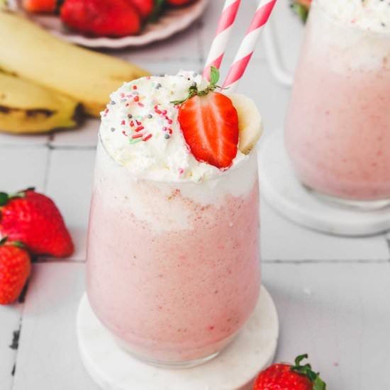 Strawberry banana milkshake - Recipe photo by Sweetly Cakes