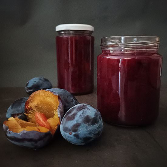 Easy Plum Jam - Recipe photo by 2pots2cook