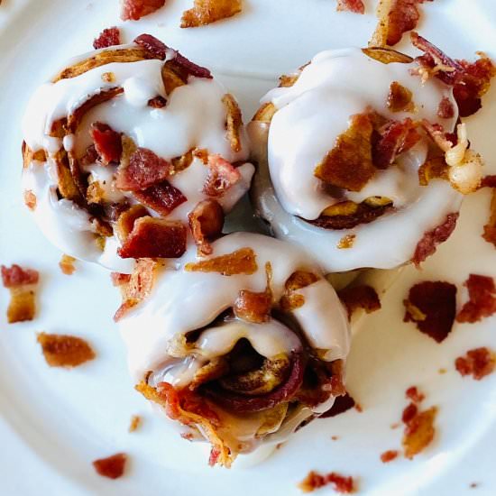 Blackstone Cinnamon Rolls - Recipe photo by AubreysKitchen