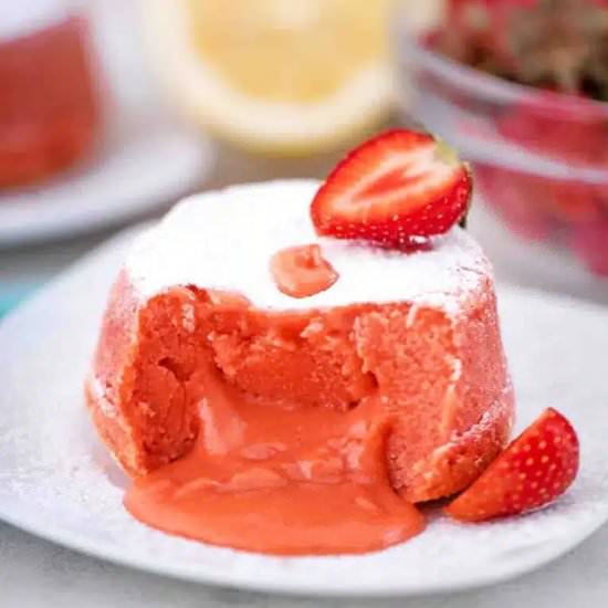 Strawberry Lava Cake - Recipe photo by 30minutesmeals
