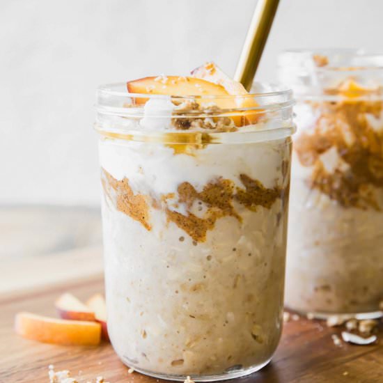 Peaches n' Cream Overnight Oats - Recipe photo by Jar Of Lemons