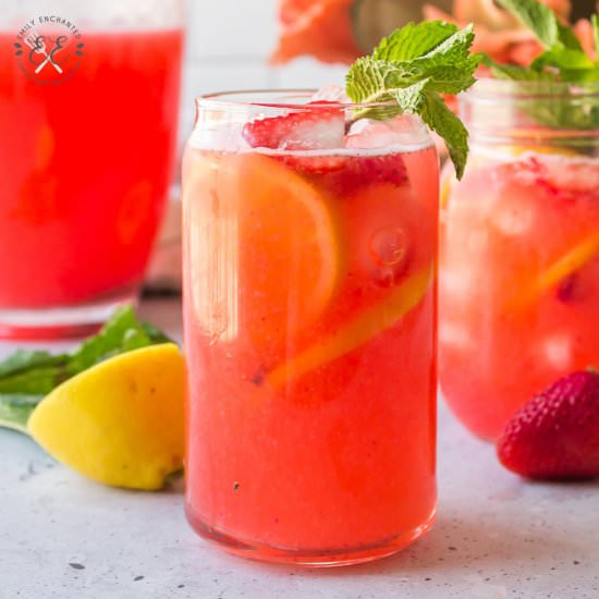 Mint Strawberry Lemonade - Recipe photo by emilyenchanted