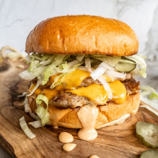 Turkey Smash Burgers - Recipe photo by ThePypersKitchen