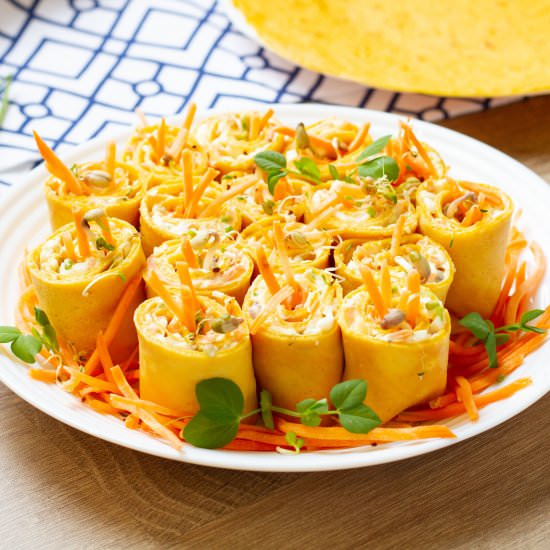 Crêpe rolls with egg and cheese - Recipe photo by mecooks.com