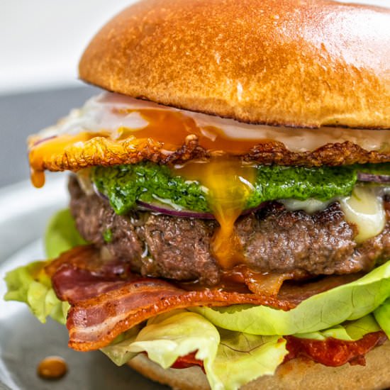 Pesto Beef Burger - Recipe photo by Flaevor