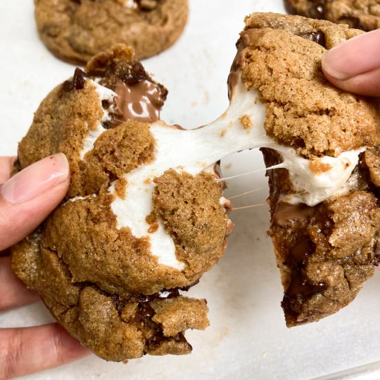 S'mores Cookies - Recipe photo by bakewhenitrains