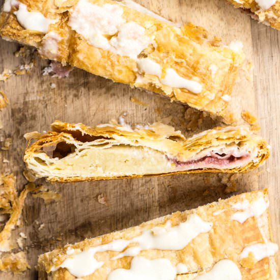 strawberry cream cheese pastry - Recipe photo by Wee Little Vegans