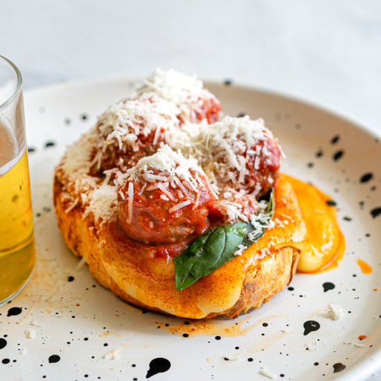 Fondue Meatball Sando - Recipe photo by Flaevor