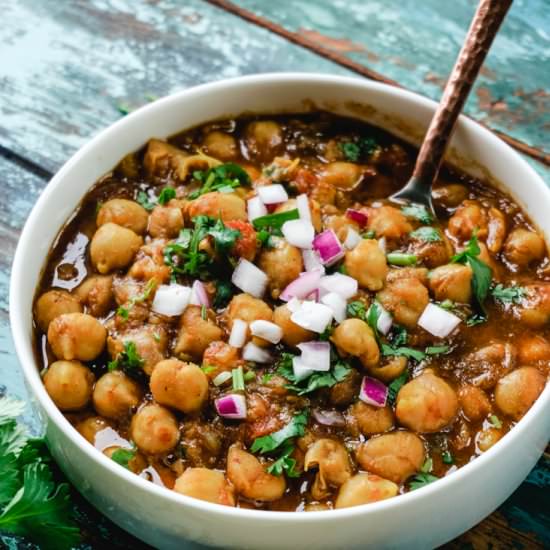 Easy Chana Masala - Recipe photo by cookingcurries