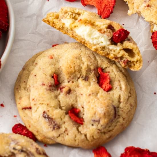 Strawberry Cheesecake Cookies - Recipe photo by sugarsaltmagic