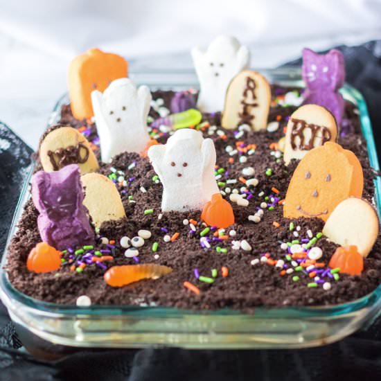 Spooky Halloween Poke Cake - Recipe photo by OnMyKidsPlate