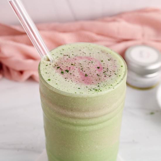 Strawberry Matcha Smoothie - Recipe photo by plantbasedjess