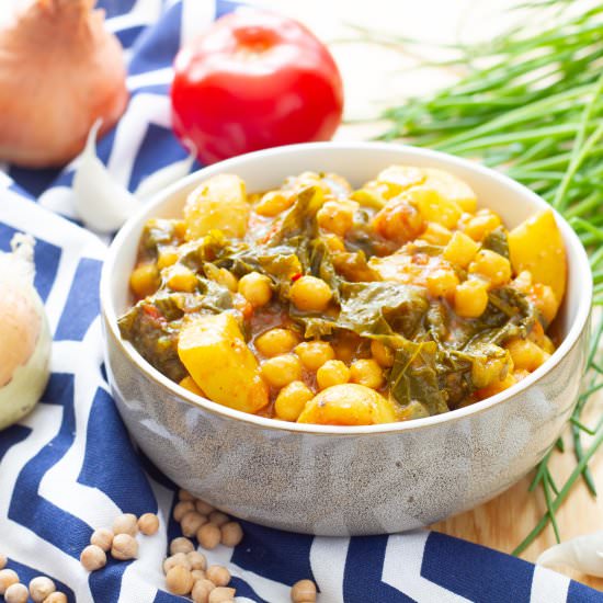 Chickpea and kale fricassee - Recipe photo by mecooks.com