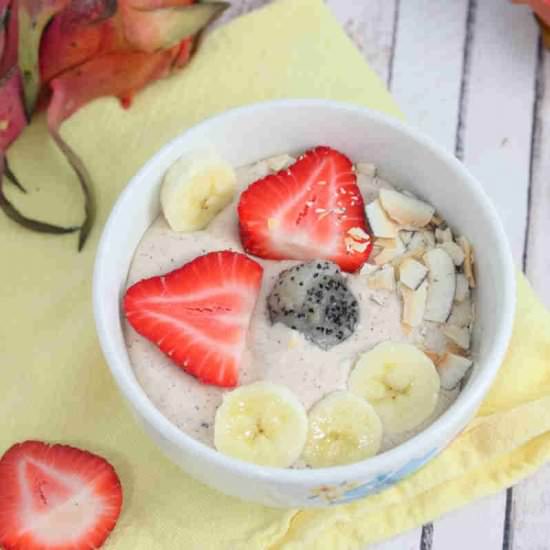 Dragon Fruit Smoothie Bowl - Recipe photo by Fitasamamabear
