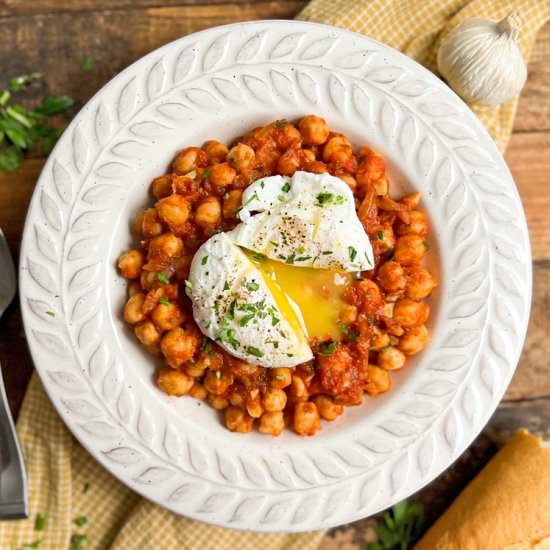 Spanish Chickpeas with Eggs - Recipe photo by Spain on a Fork