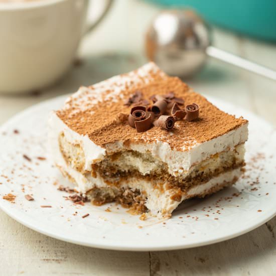 Vegan Tiramisu - Recipe photo by Connoisseurus Veg