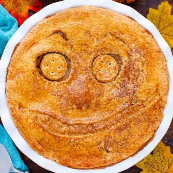 Spooky Faced Halloween Apple Pie - Recipe photo by 30minutesmeals