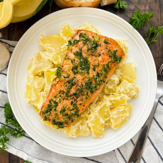 Spanish Salmon with Creamy Potatoes - Recipe photo by Spain on a Fork