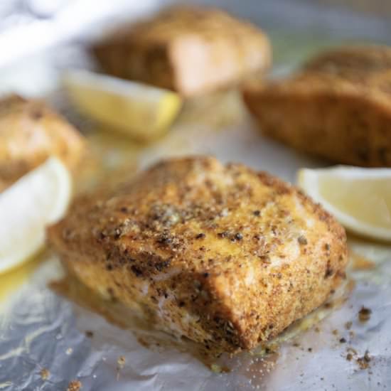 Spice-crusted roasted salmon fillet - Recipe photo by foodmakesmehappy