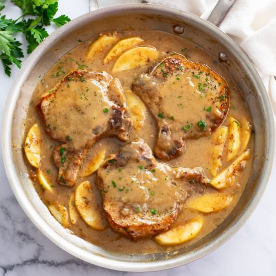 Apple Pork Chops - Recipe photo by TheCozyCook