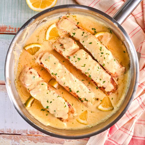Salmon With Creamy Garlic Sauce - Recipe photo by lowcarbspark