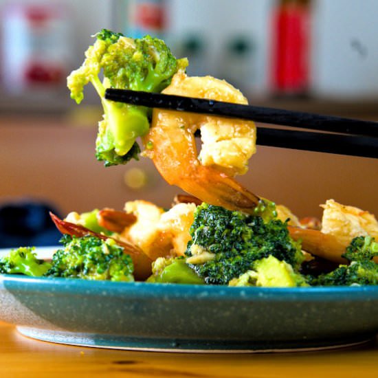Shrimp and broccoli stir-fry - Recipe photo by Taste of Asian Food