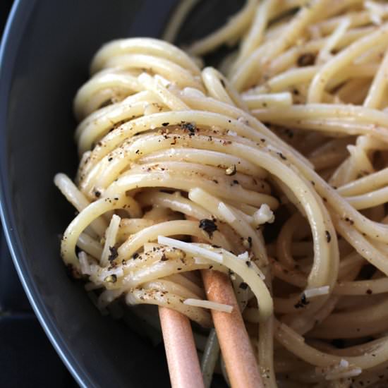 Sichuan cacio e pepe - Recipe photo by Food Gal