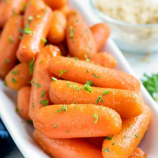 Slow Cooker Glazed Carrots - Recipe photo by EvolvingTable