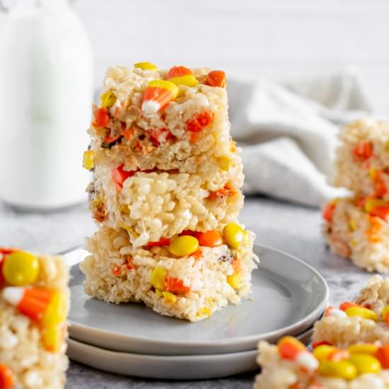 Halloween Rice Krispie Treats - Recipe photo by fitandfull