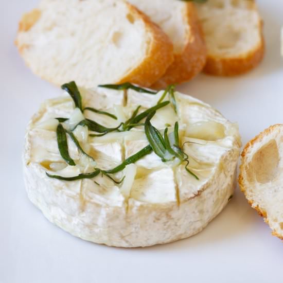 Pan-baked Camembert - Recipe photo by mecooks.com