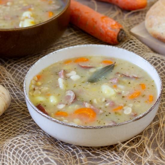 Spilt pea soup - Recipe photo by mecooks.com