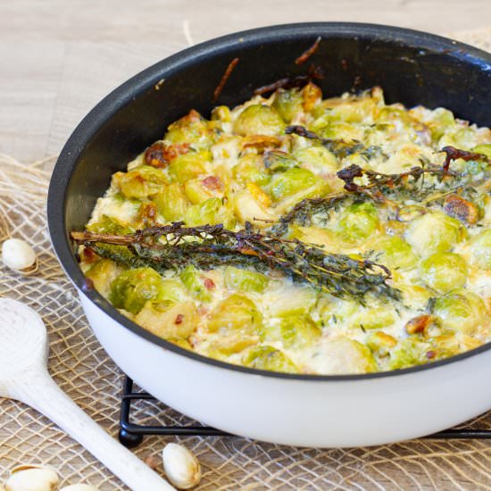 Brussels sprouts in cheese sauce - Recipe photo by mecooks.com