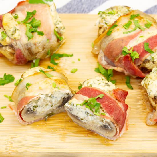 Mushrooms with cheese and bacon - Recipe photo by mecooks.com