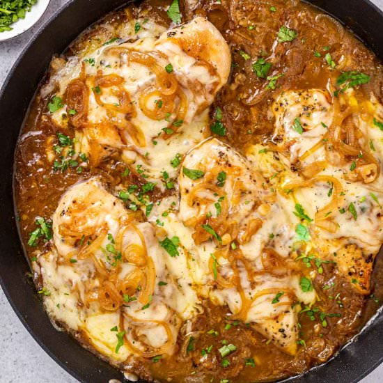FRENCH ONION CHICKEN SKILLET - Recipe photo by healthyfitnessmeals
