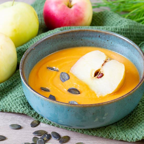 Pumpkin cream with baked apple - Recipe photo by mecooks.com