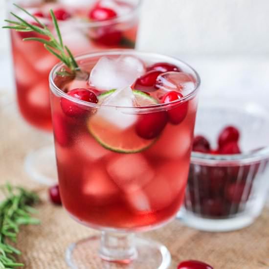 Cranberry Mocktail With Sprite - Recipe photo by yummynotes